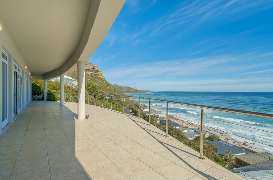 5 Bedroom Property for Sale in Misty Cliffs Western Cape